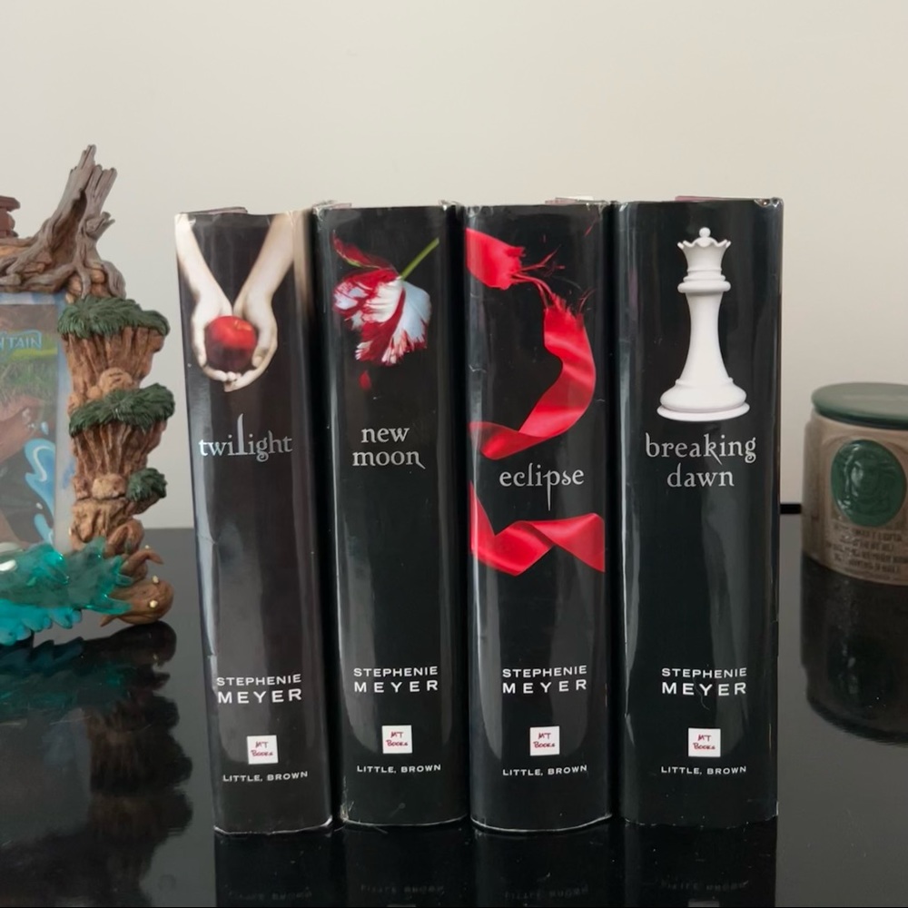 Twilight saga hardback - PRE OWNED